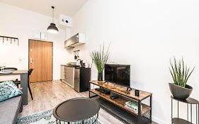 Apartament W Sercu Miasta Poznan Garbary 31